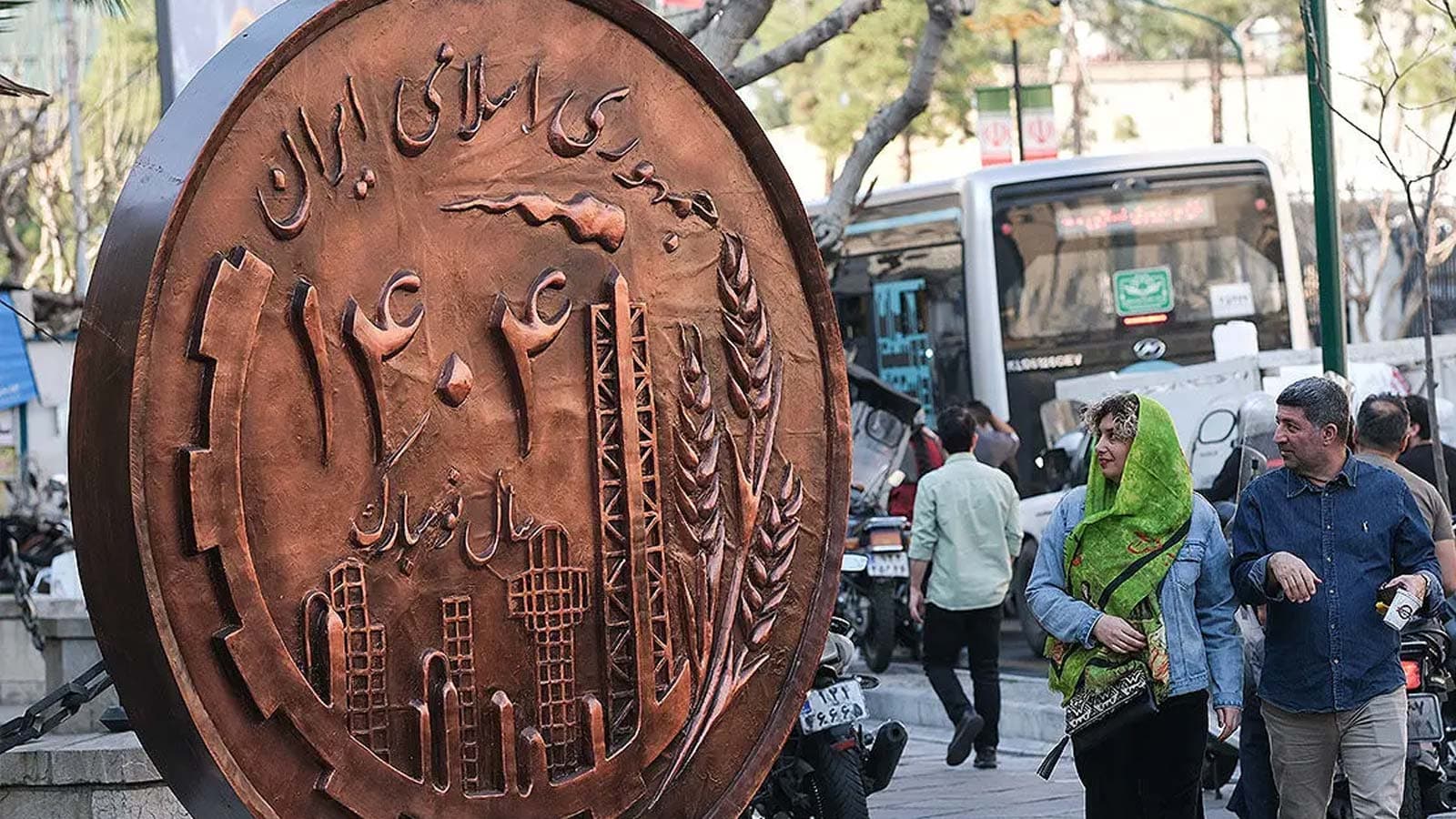 پوست خربزه بازار توافقی زیر پای اقتصاد ایران